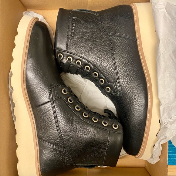 COLE HAAN NANTUCKET MENS BOOTS - Picture 4 of 5